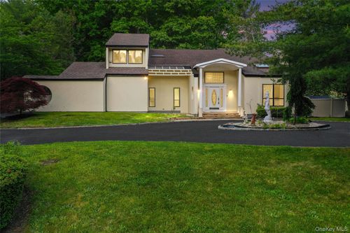 126 Bagatelle Rd, Melville, NY, 11747-4143 | Card Image