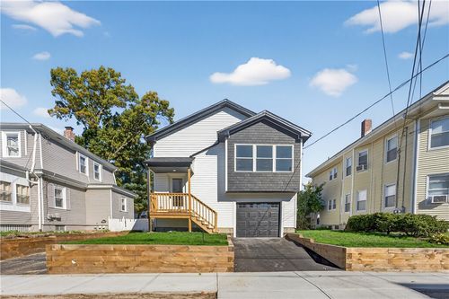 165 Rounds Ave, Providence, RI, 02907-3518 | Card Image