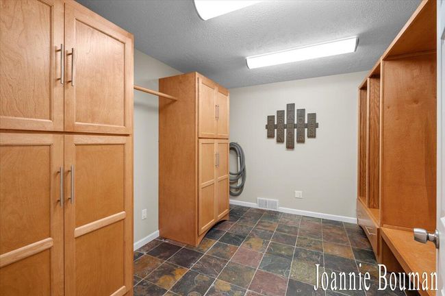 10466 Riverview Dr, House other with 5 bedrooms, 4 bathrooms and null parking in Plainwell MI | Image 34
