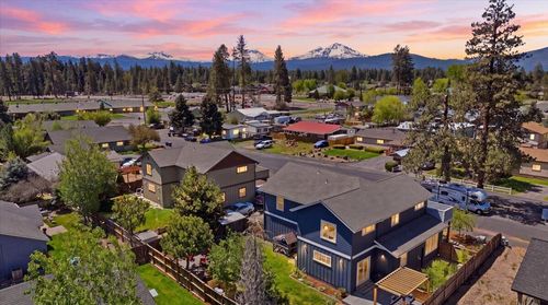 210 N Maple St, Sisters, OR, 97759-5030 | Card Image