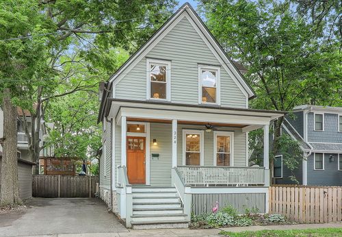 224 Marion Ct, Oak Park, IL, 60302-1911 | Card Image