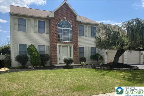 401 Augusta Dr E, Reading, PA, 19608-2129 | Card Image