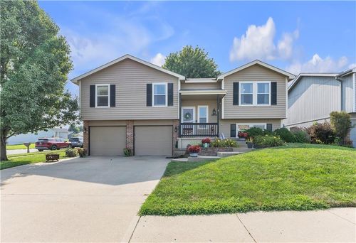2210 Meadow Trl, Saint Joseph, MO, 64503-1898 | Card Image