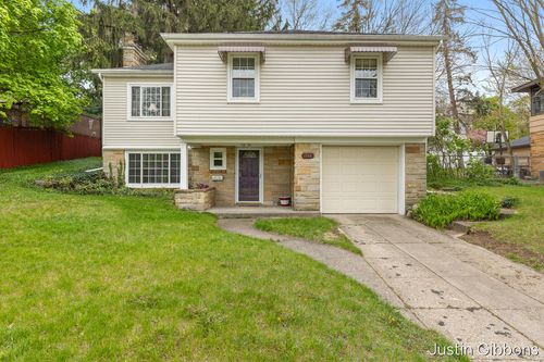 1708 Hiawatha Dr Se, Grand Rapids, MI, 49506-3958 | Card Image