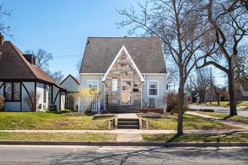 2302 Market Street, La Crosse, WI, 54601 | Card Image