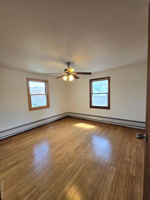 551 Vincent Ave, Bronx, NY, 10465 | Card Image