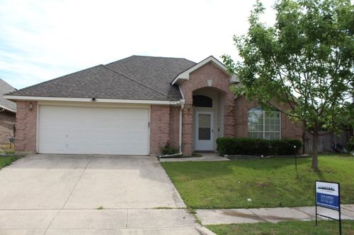 5716 Colorado Ct, Haltom City, TX, 76137-5541 | Card Image