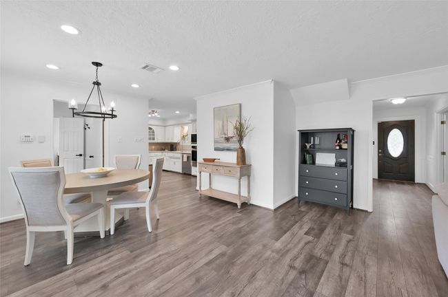 The Breakfast Room is sized to accommodate many different shapes and sizes of tables to fit your needs. | Image 8