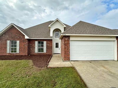 23875 Rosemont Dr, House other with 3 bedrooms, 2 bathrooms and null parking in Denham Springs LA | Image 1