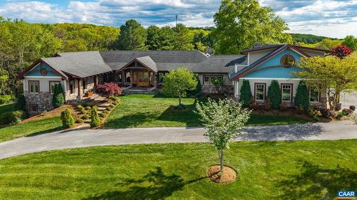 320 Carrsbrook Dr, STAUNTON, VA, 24401-2116 | Card Image