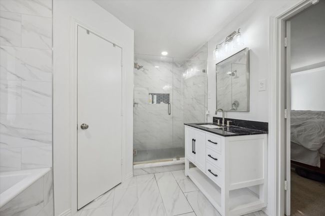 2000 E Branch Hollow Dr, House other with 3 bedrooms, 3 bathrooms and null parking in Carrollton TX | Image 19