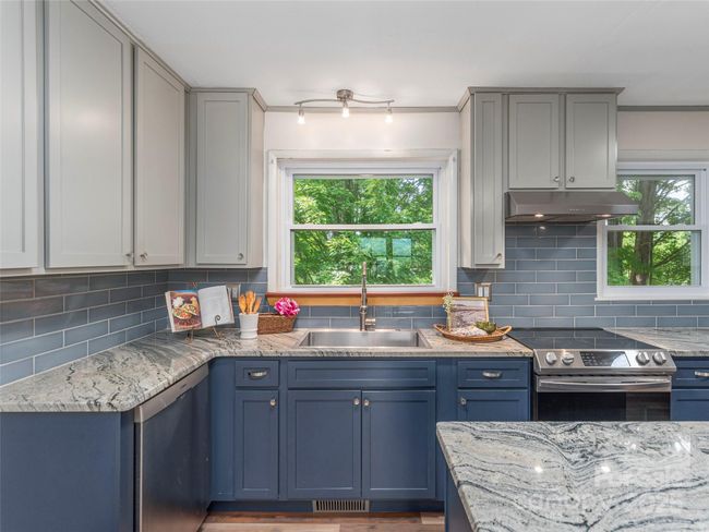 151 Ingram Loop, House other with 3 bedrooms, 2 bathrooms and null parking in Clyde NC | Image 11