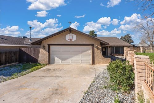 13802 Red Hill Pl, Victorville, CA, 92395-4836 | Card Image