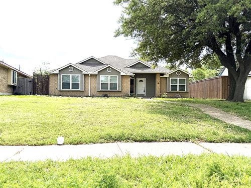 4522 Westlake Dr, Garland, TX, 75043-6458 | Card Image