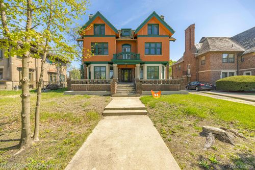 94 E Boston Blvd, Detroit, MI, 48202-1319 | Card Image