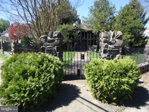 1000 Walnut Ave, BALTIMORE, MD, 21229-1511 | Card Image