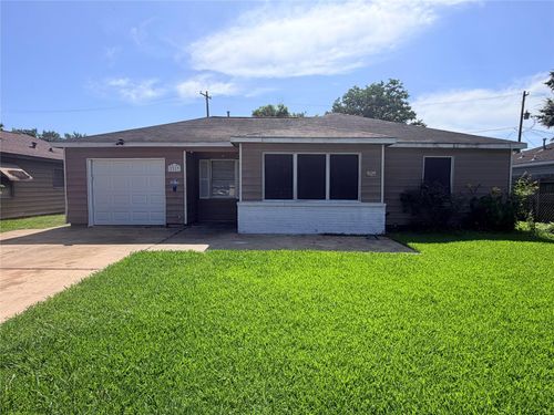 2217 Basket St, Pasadena, TX, 77502-3831 | Card Image