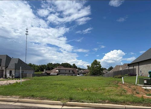 30 Laurel Wood Ln, Oakland, TN, 38060-3573 | Card Image