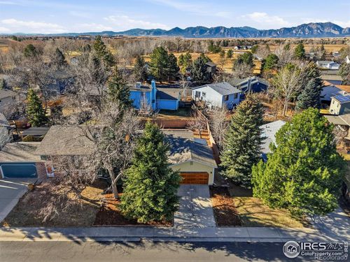 385 Lilac Cir, Louisville, CO, 80027-2633 | Card Image