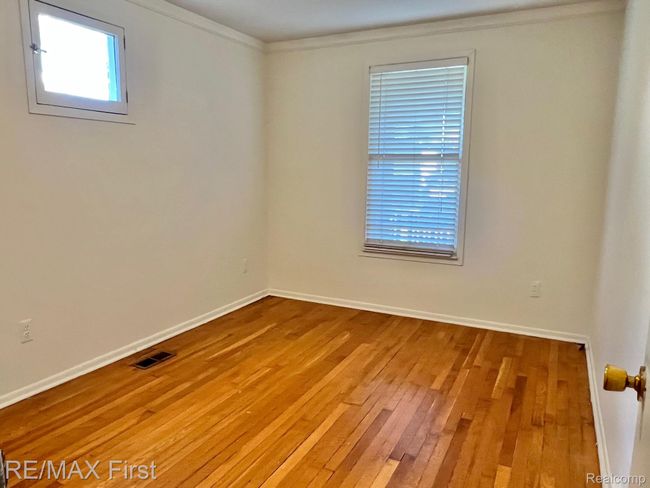 Lower Flat Bedroom 2 | Image 12