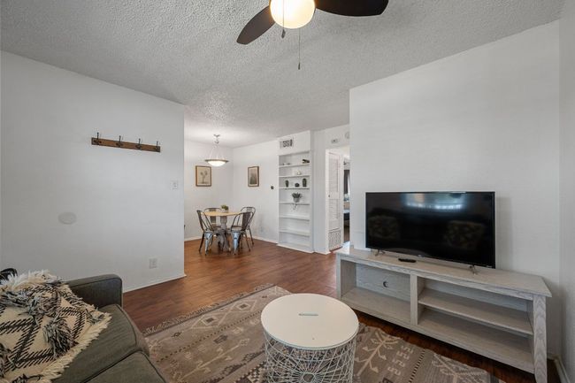 APT-217 - 2401 Manor Rd, Condo with 2 bedrooms, 1 bathrooms and 1 parking in Austin TX | Image 4