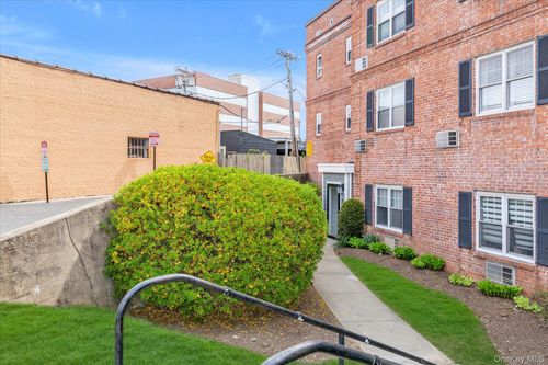 3-21 S Village Ave, Rockville Centre, NY, 11570-5222 | Card Image