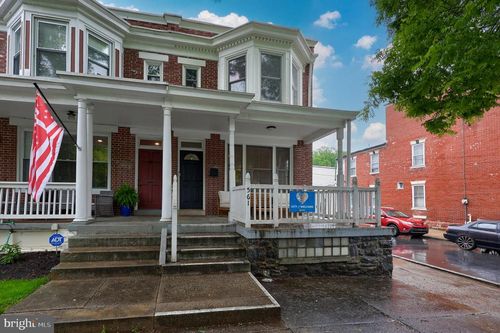 561 N Plum St, LANCASTER, PA, 17602-2349 | Card Image