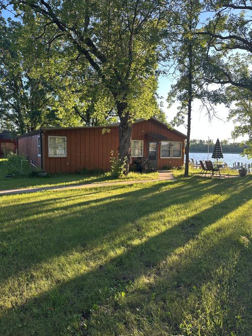 2022 Stanton Dr Nw, Baudette, MN, 56623-8843 | Card Image