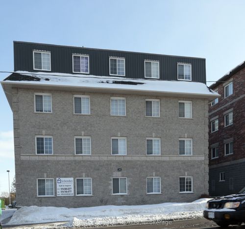 35 Columbia St W, Waterloo, ON, N2L3K4 | Card Image