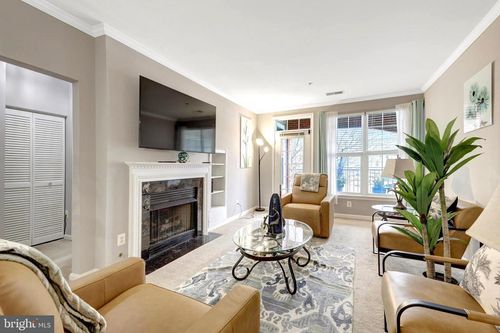 apt-205-8181 Carnegie Hall Ct, VIENNA, VA, 22180-7366 | Card Image