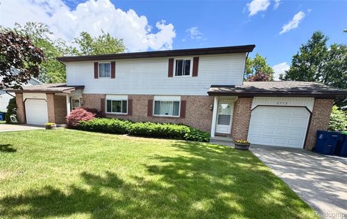 2312 Darwin Ln, Saginaw, MI, 48603-3456 | Card Image