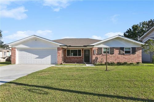 414 Moncla Ave, Belle Chasse, LA, 70037-2315 | Card Image