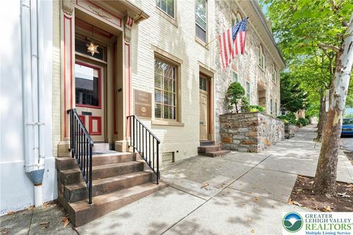 72 W Market St, BETHLEHEM, PA, 18018-5703 | Card Image