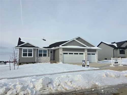 3329 Center Ct, Cedar Rapids, IA, 52411 | Card Image