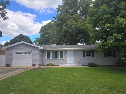 235 Hanson Circle Dr, Clifton, IL, 60927 | Card Image