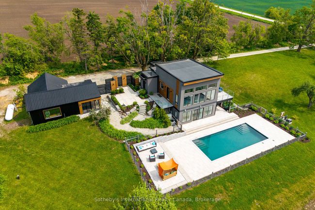2566 5 Th Line, House other with 4 bedrooms, 3 bathrooms and 4 parking in Creemore ON | Image 4