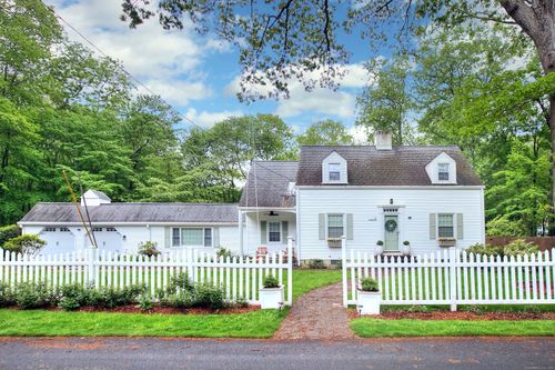 11 Clover Dr, Wilton, CT, 06897-4517 | Card Image