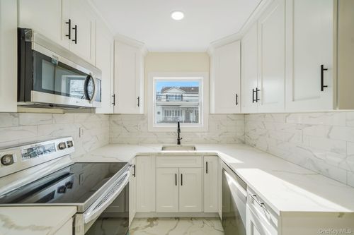 131 Belle Ave, Ronkonkoma, NY, 11779-4953 | Card Image