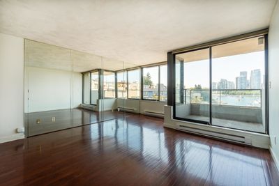 532 - 666 Leg In Boot Sq, Condo with 2 bedrooms, 1 bathrooms and 2 parking in Vancouver BC | Image 2