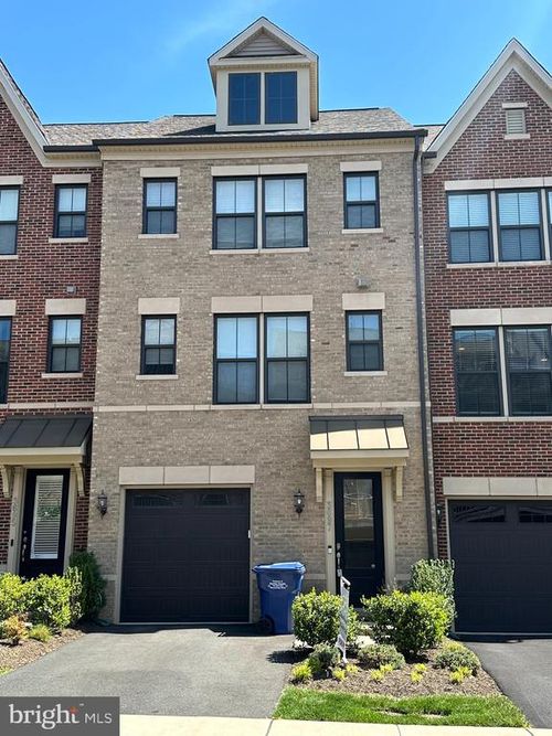 3697 Ambrose Hills Rd, FALLS CHURCH, VA, 22041-3698 | Card Image