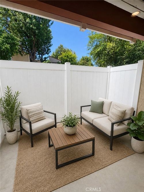 120-10331 Lindley, Porter Ranch, CA, 91326 | Card Image