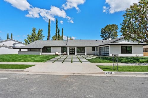 2037 Rayshire St, Thousand Oaks, CA, 91362-2460 | Card Image
