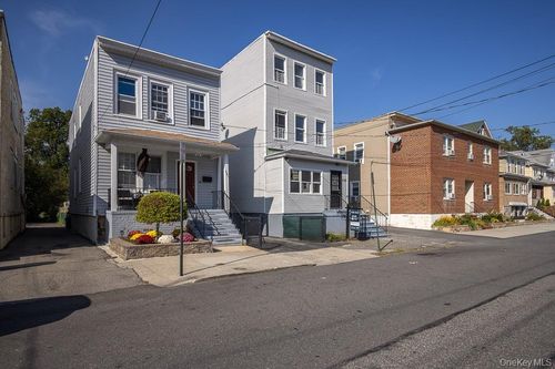 299 Sickles Ave, New Rochelle, NY, 10801-3716 | Card Image