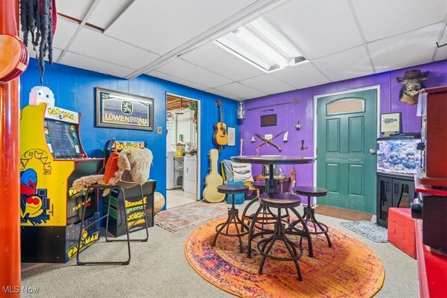 Game/Rec room in basement | Image 38