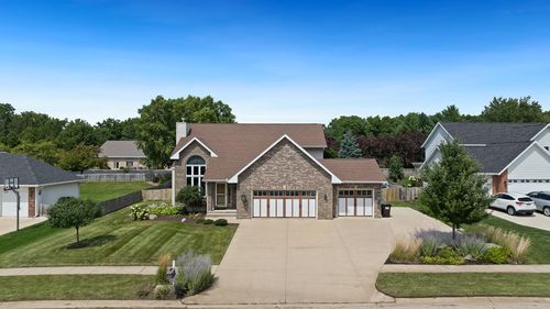 1850 Indian Springs Ct, Freeport, IL, 61032-7129 | Card Image
