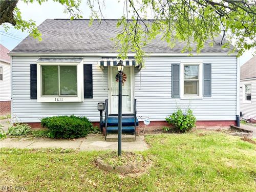 1611 27th St Ne, Canton, OH, 44714-1767 | Card Image