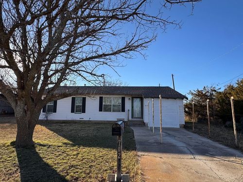 702 4th St, Lawn, TX, 79530-2052 | Card Image