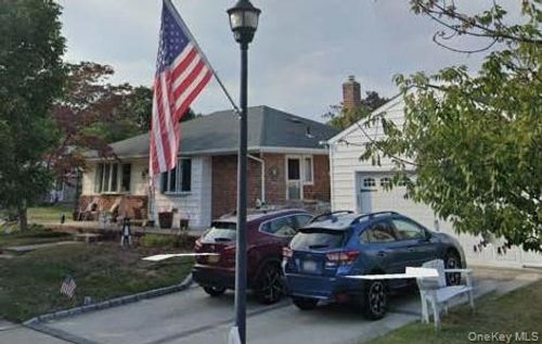 555 Parker Avenue, Hempstead, NY, 11756 | Card Image