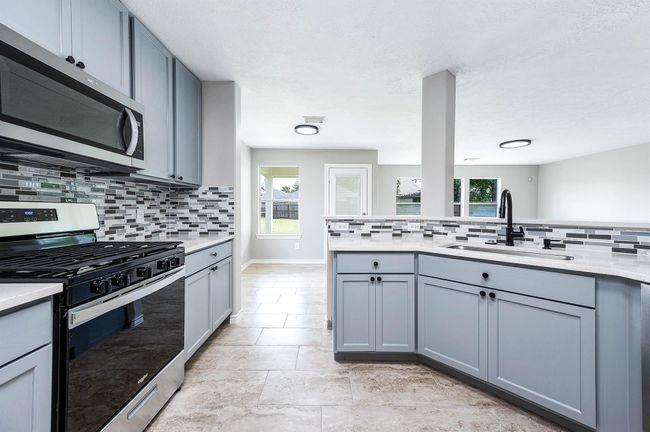 6701 Hidden Colony Ln, House other with 4 bedrooms, 3 bathrooms and 2 parking in Dickinson TX | Image 13
