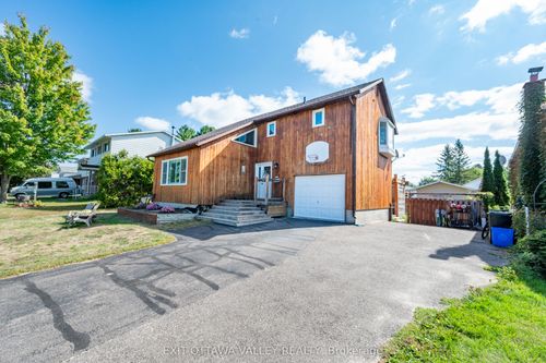 36 Thomas St, Deep River, ON, K0J1P0 | Card Image